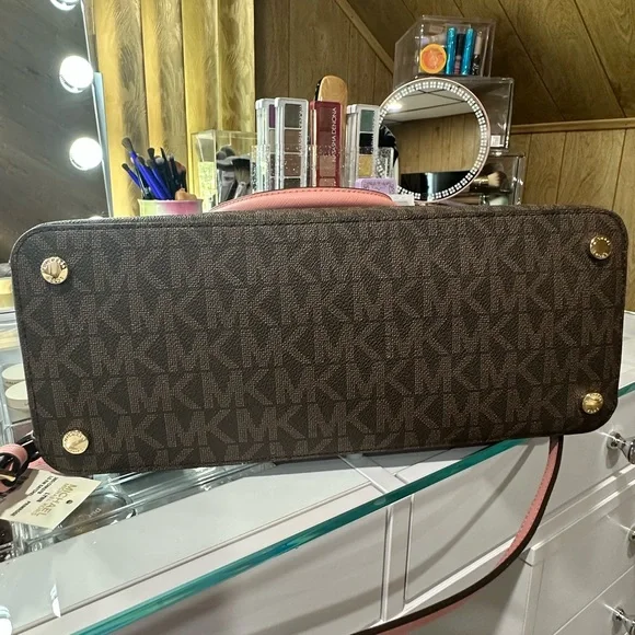 Michael Kors LYNN Large East West Satchel in Primrose - Picture 8 of 9